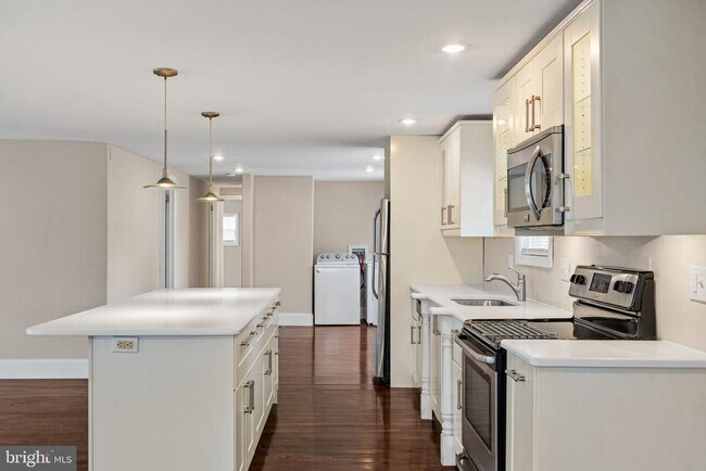 Building Photo - 2730 Old Cedar Grove Rd