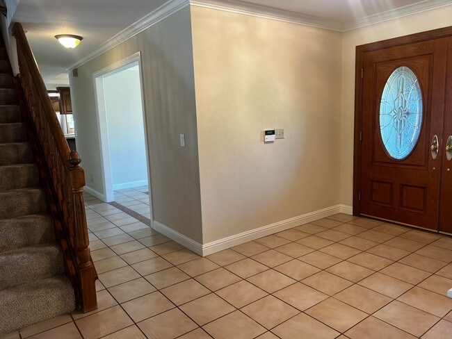 Building Photo - MORGAN HILL Expansive 6 bedroom, 4.5 bathroom home