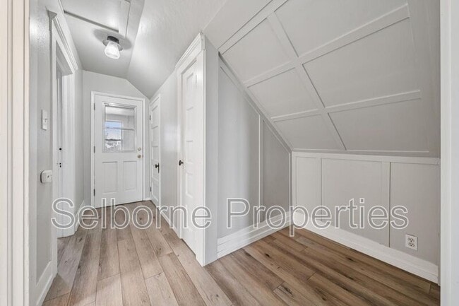 Building Photo - 720 44th St