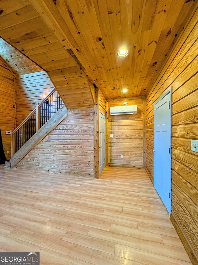 Building Photo - 4067 Fincher Dr