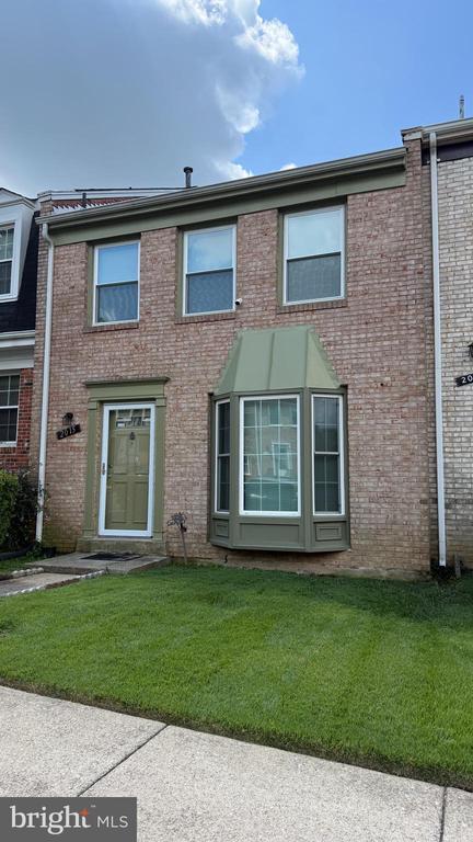 Building Photo - 2015 Mayflower Dr