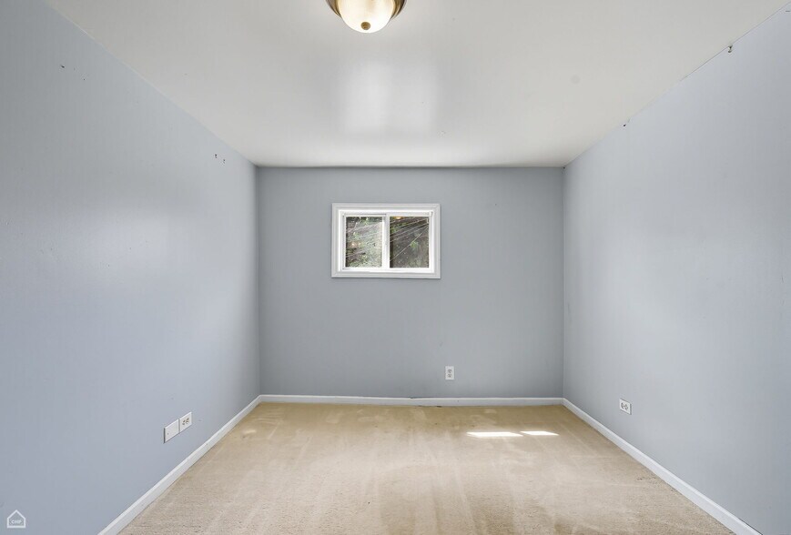 Building Photo - 3709 W Potomac Ave