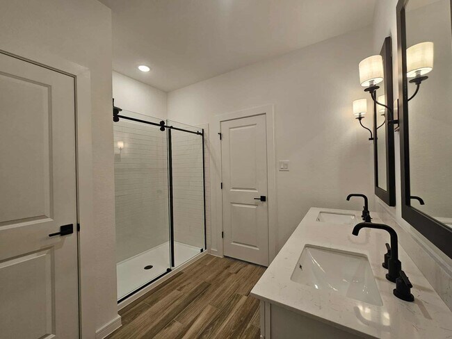 Building Photo - 8419 Tranquil Bay Ct