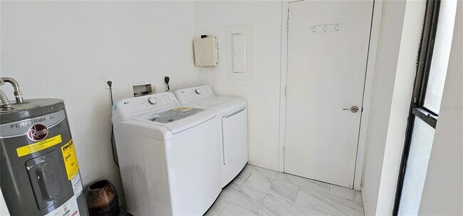 Building Photo - 5220 Landings Blvd
