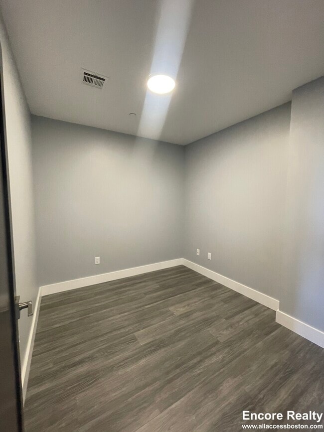 Building Photo - 365 Western Ave