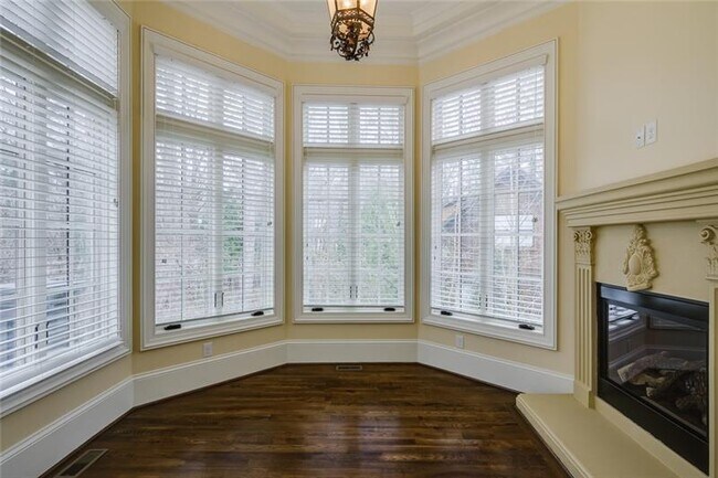 Building Photo - 35 Mt Paran Rd NW