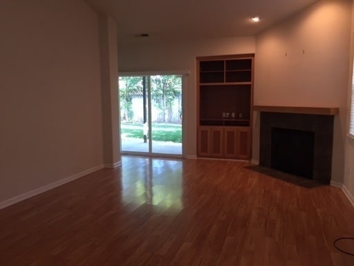 Building Photo - Beautiful home in private cul-de-sac!