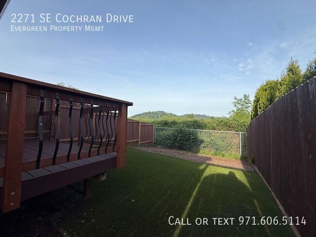 Building Photo - 2271 SE Cochran Dr