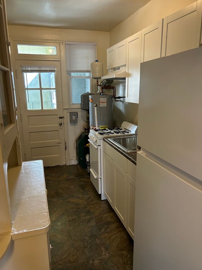 Building Photo - NELSON