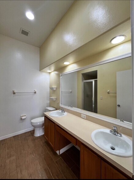 Building Photo - 13927 Corrine Key Pl