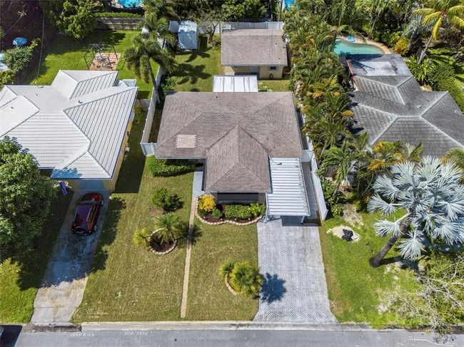 Building Photo - 1415 NE 17th Terrace