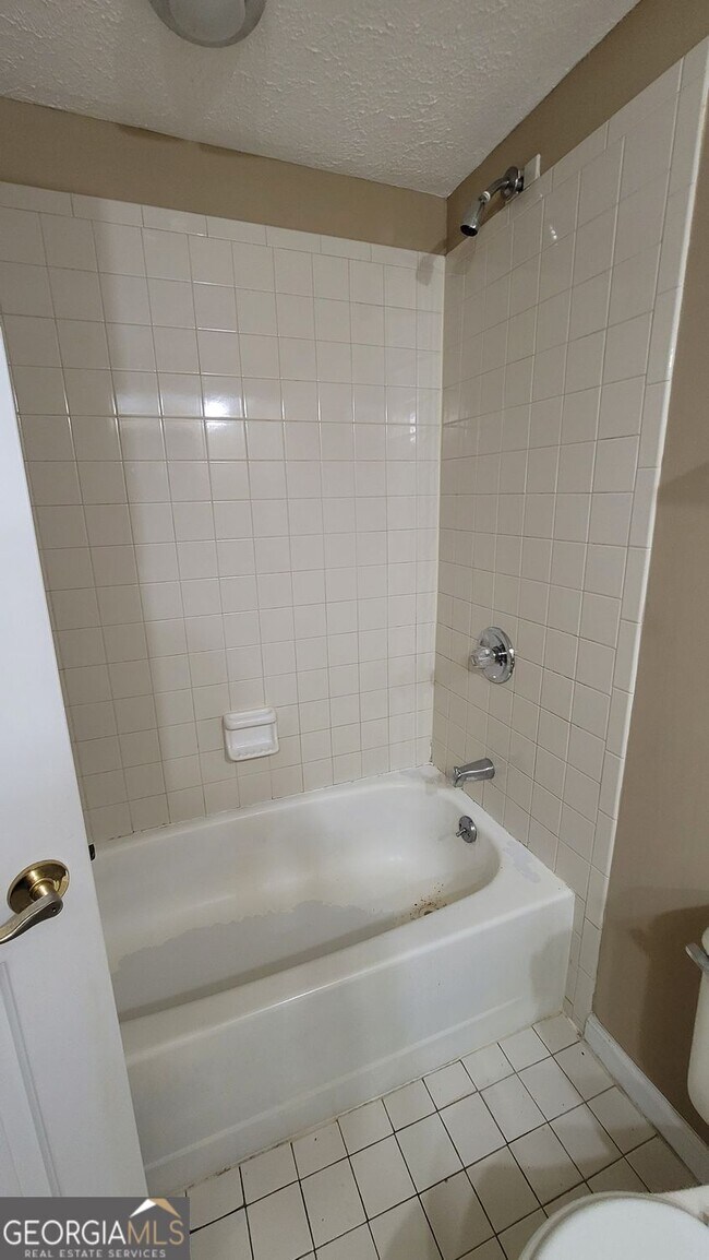 Building Photo - 5005 Johns Creek Ct