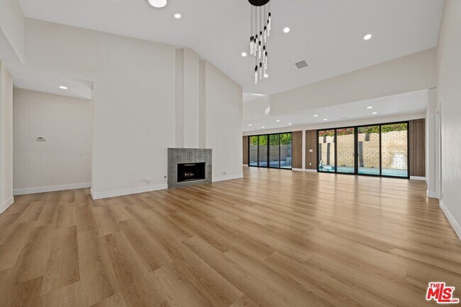Building Photo - 70895 Ironwood Dr