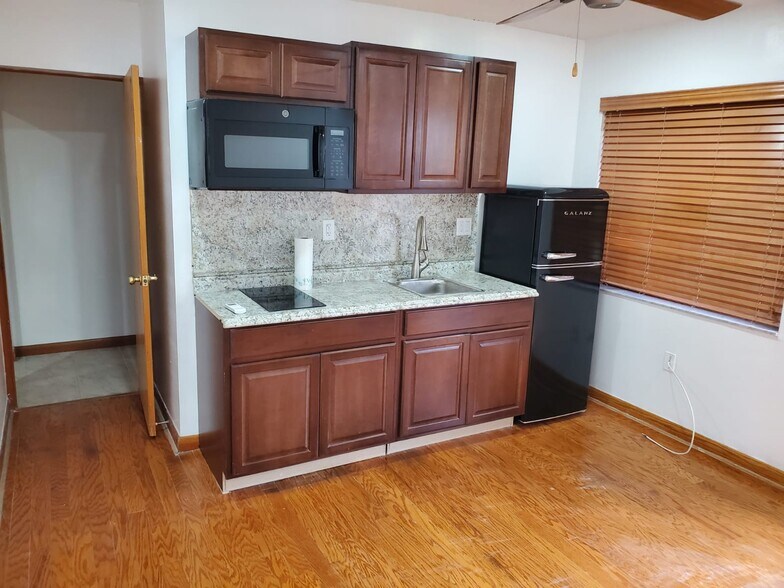 Primary Photo - 13170 SW 106th St