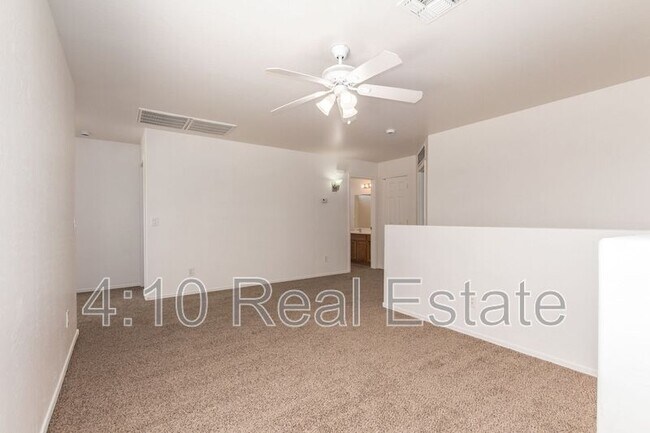 Building Photo - 2320 W Allens Peak Dr