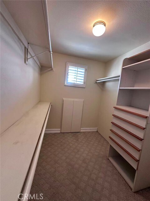 Building Photo - 1126 Highland Oaks Dr