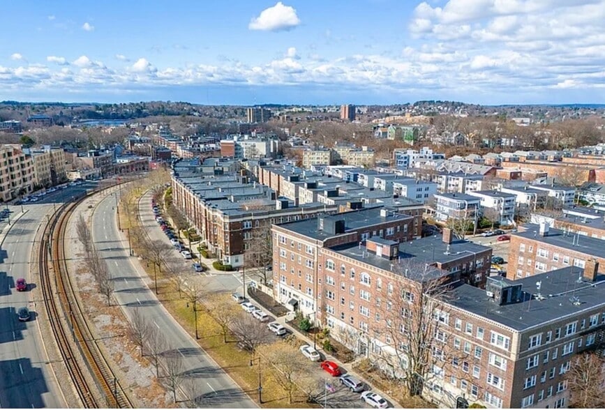 Building Photo - 1607 Commonwealth Ave