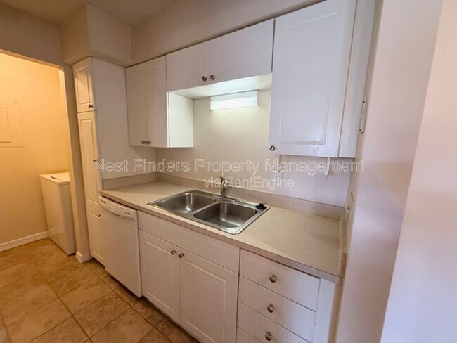 Building Photo - 10200 Belle Rive Blvd