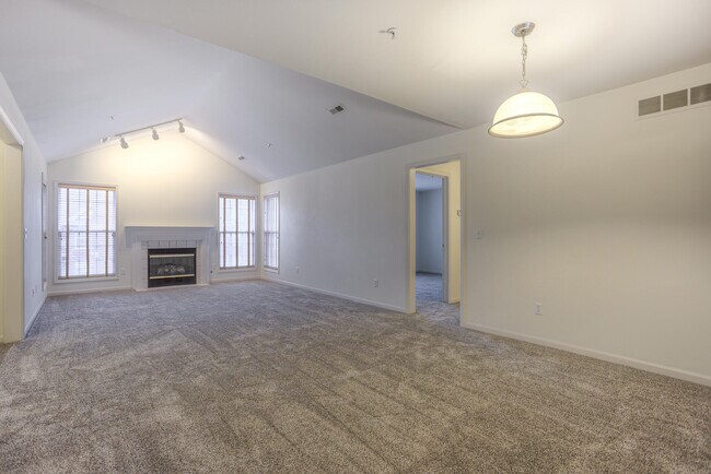 Building Photo - 28471 Carlton Way Dr