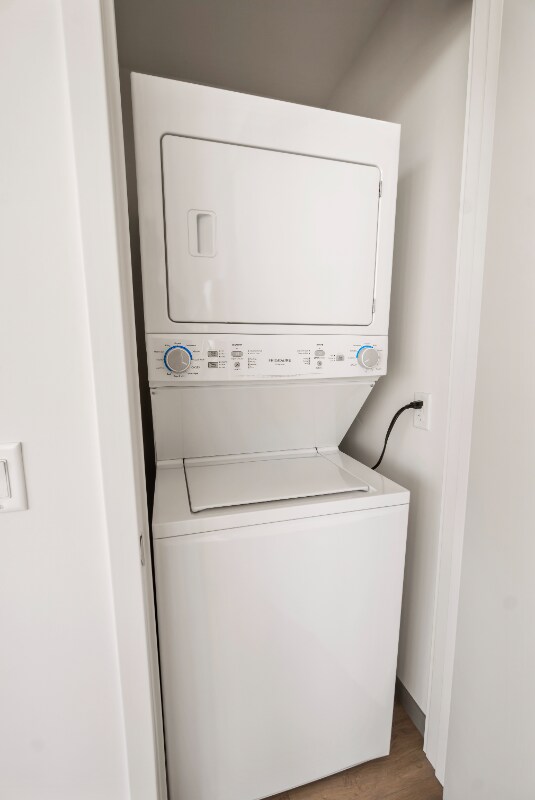 Building Photo - 509 S Damen Ave