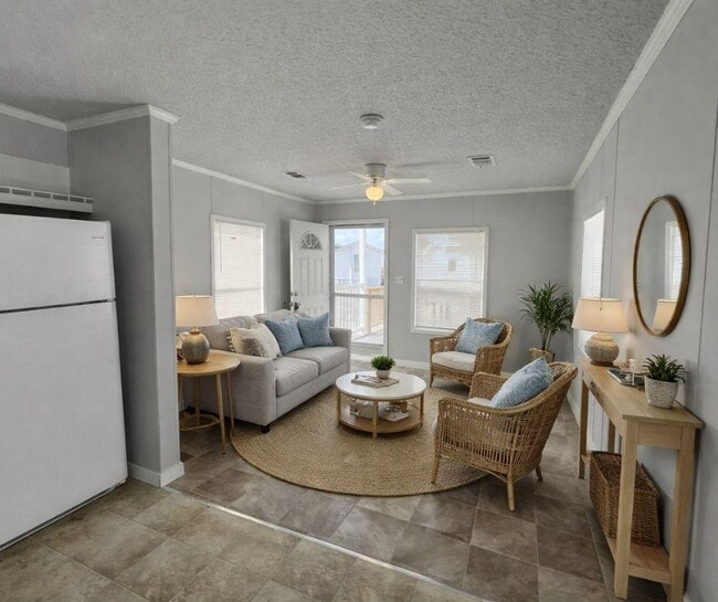 Building Photo - 2218 Chicago Cubs St