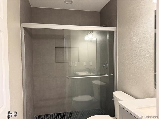 Building Photo - 15937 E Otero Cir