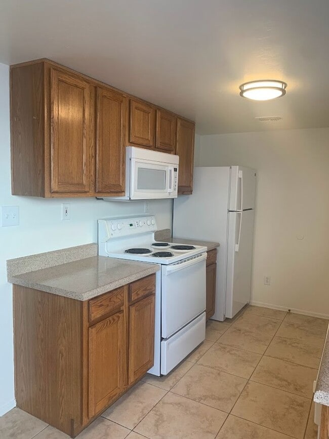 Building Photo - 9104 E Esperanza Dr