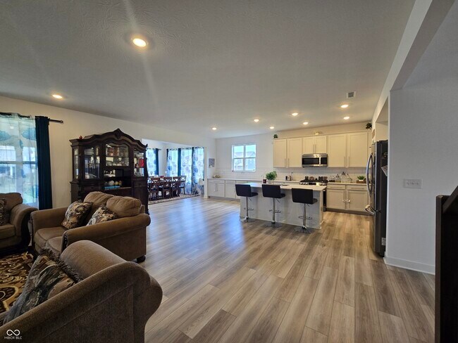 Building Photo - 5128 Summerton St