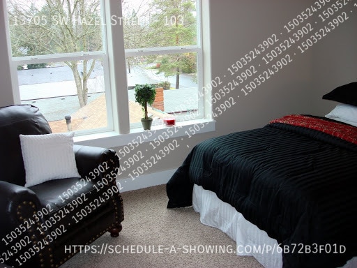 Building Photo - 13705 SW Hazel St