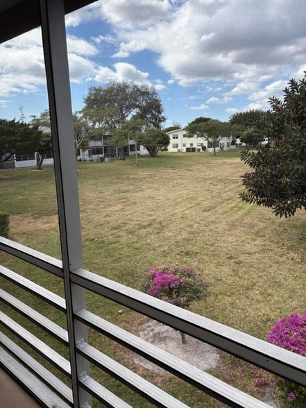 Building Photo - 374 Camden P