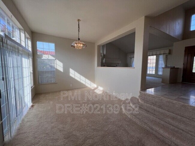 Building Photo - 3213 Hilton Head Dr