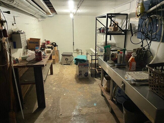 Building Photo - 2206 Pacific St