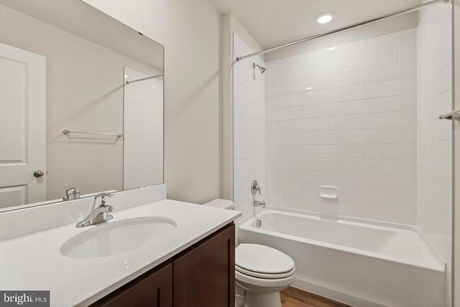 Building Photo - 5225 Manor Park Dr