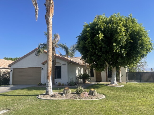 Building Photo - 3-Bedroom Home, Large Back La Quinta, Long-term (1 Year) Rental