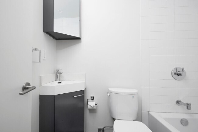 Building Photo - Sleek and modern 2 bed/2 bath in the heart of The Mission -- Walkers dream -- Must See!