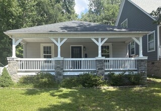 Building Photo - Gorgeous 3 Bedroom Home in Belmont Neighborhood!