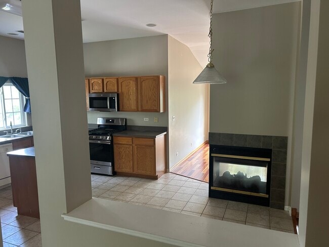 Building Photo - 2402 Wilton Ln