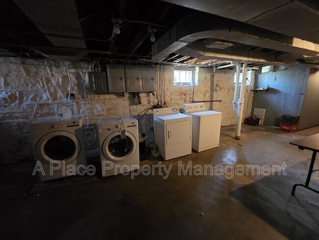 Building Photo - 5001-5003 Miami Street - 1E