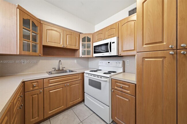 Building Photo - 9300 NW 32nd Ct