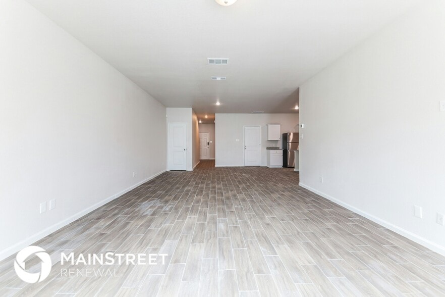 Building Photo - 6310 Tropicana Way
