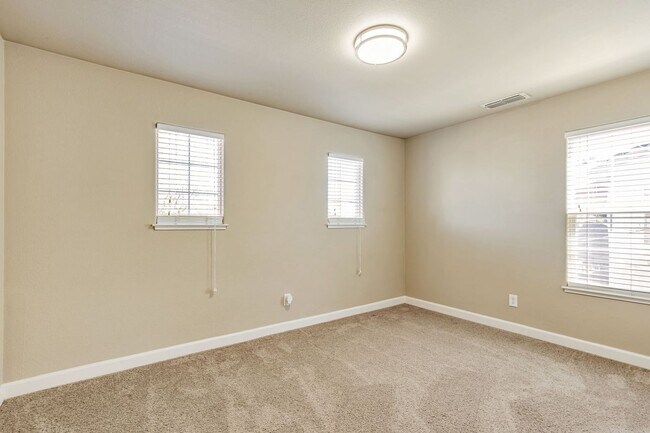 Building Photo - 4867 Big Bear Rd