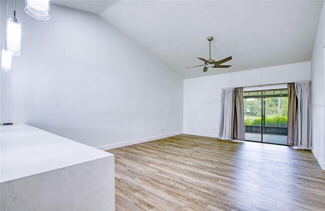 Building Photo - 2617 Bentley Dr