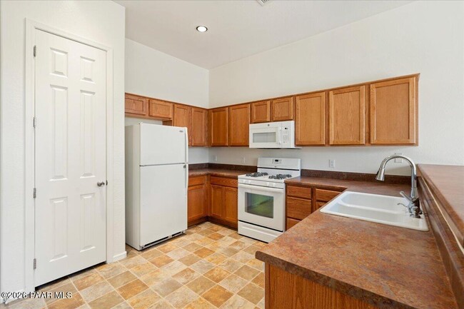 Building Photo - 6759 E Devon Ct