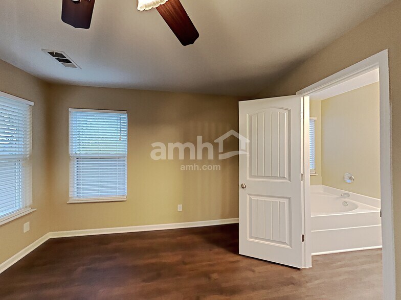 Building Photo - 3139 Aidan Ln