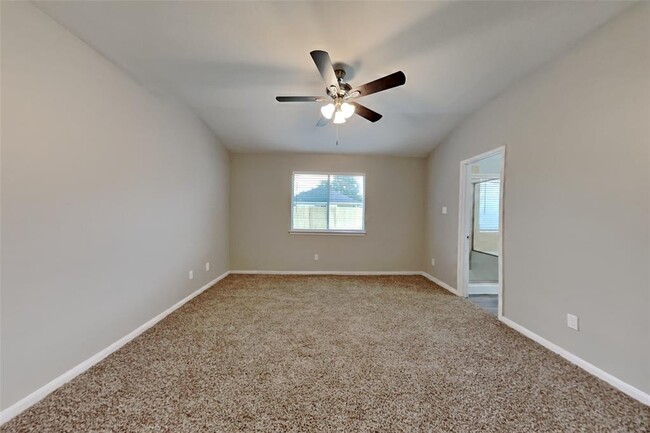 Building Photo - 21634 Falvel Lake Dr