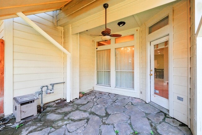 Building Photo - 10222 Thornmont Ln