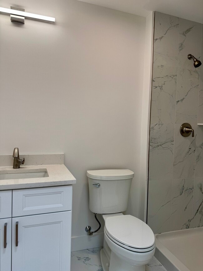 Building Photo - 177 Chestnut St