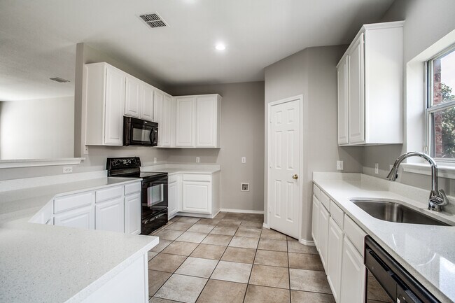 Building Photo - 2201 Itasca Dr