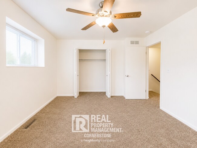 Building Photo - Modern Comfort Meets Peaceful Living