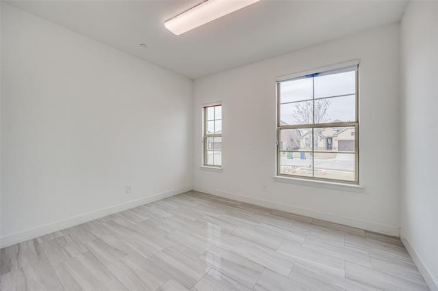 Building Photo - 2100 Creekbluff Ct